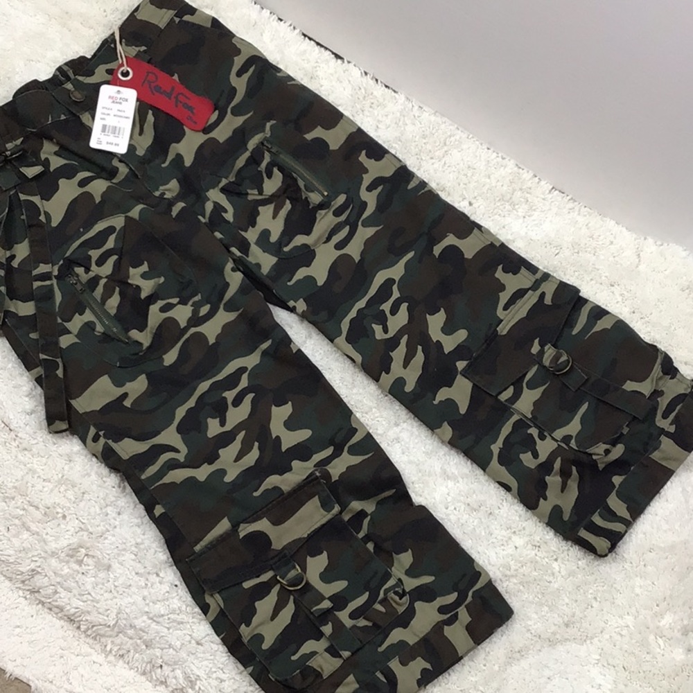 Red Fox Camo Hanging Strap Capris Nwt